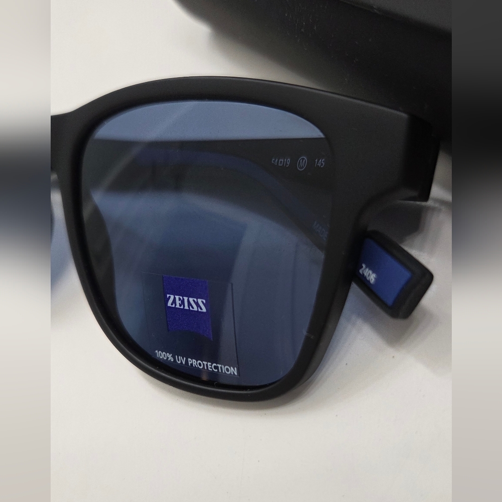 Zeiss LightPro Polarized Sunglasses Black Blue Lens NWT w/ Case - Picture 10 of 11